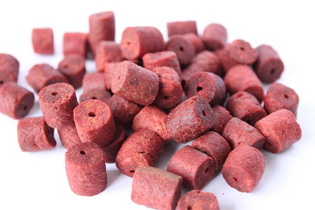 STALOMAX PELLET 12mm TRUSKAWKA 1kg Z OTWOREM